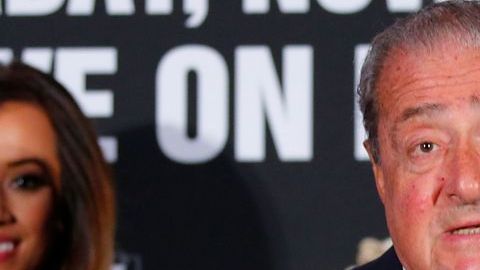 Bob Arum se ha cansado de Eddie Hearn y le mandó un claro mensaje.