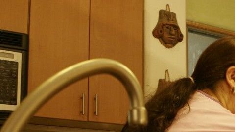 Las trabajadoras del hogar deben denunciar las injusticias sin importar su estatus migratorio.