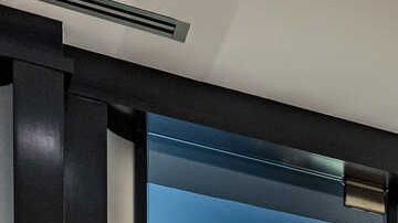 Escaleras al sótano de la mansión Star Wars. / Cortesía: The Agency