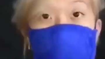 La nueva moda en redes es crear mascarillas anticoronavirus con sostenes.