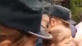 Los habitantes se resistían a seguir las órdenes de los efectivos de la Guardia Civil.