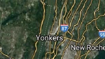 El condado de Nassau colinda con Queens.