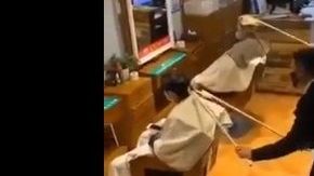 Se las ingenian para seguir trabajando en China.