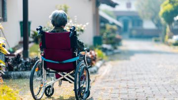 Se deben realizar ajustes en la vivienda para personas mayores y con discapacidad.
