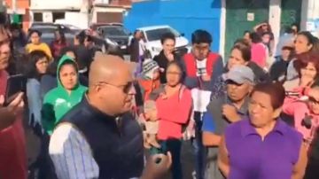 Padres de estudiantes pidieron la renuncia de la directora del plantel Juan Caballero y Ocio en Quéretaro.