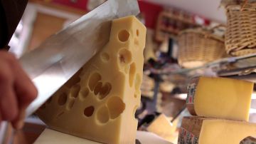 El queso es un alimento que refleja la riqueza, cultura y tradiciones de muchas regiones en el mundo.