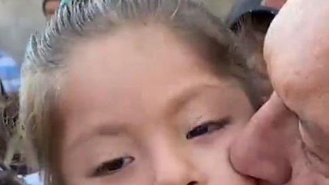 AMLO desata criticas por esta imagen.