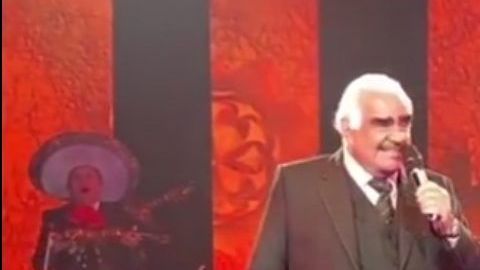 Padre e hijo se echaron un "palomazo" en el Auditorio Telmex de Guadalajara.