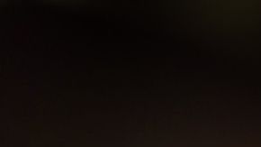 El hombre causó destrozos al vehículo.