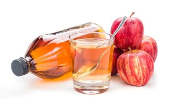 El consumo diario de vinagre de manzana es un gran aliado del funcionamiento digestivo y sistema cardiovascular.