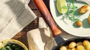 Es recomendable evitar el consumo de alimentos procesados y comidas rápidas.