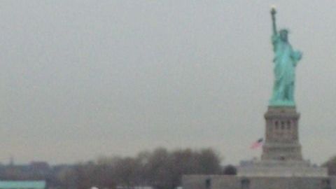 Por ahora, sólo desde la distancia