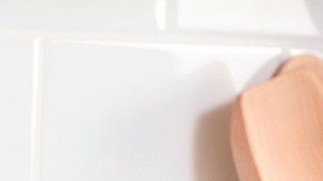 Desinfectar superficies de uso común es efectivo contra el coronavirus.