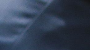 Don Nacho Trelles posa con un billete conmemorativo por su trayectoria.