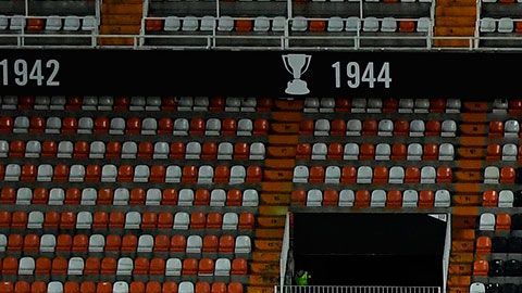 El número de infectados asciende al 35% de los trabajadores de la plantilla y el primer equipo.