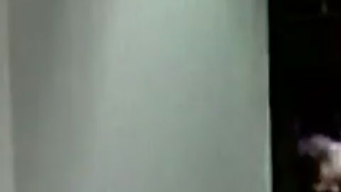 VIDEO: Policía se colapsa al manipular fentanilo cuando recababa evidencia