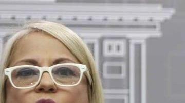 La gobernadora Wanda Vázquez se mantiene reunida con sus jefes de agencia.