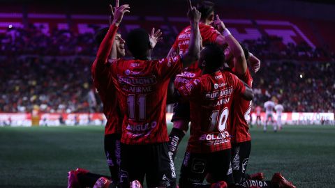 Xolos festeja una de sus anotaciones ante el Toluca.