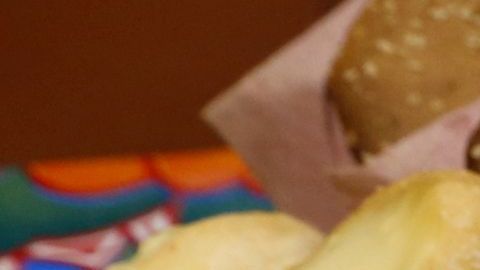 Cuida el consumo de sal contenido en tu dieta diaria.