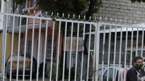 111494588_tv060882623