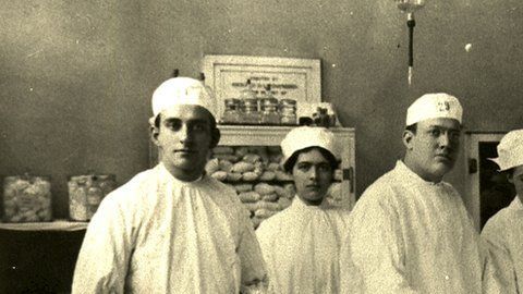 El Bellevue se hizo célebre por albergar a los mejores cirujanos del país. Hasta la década de 1840, operaban sin anestesia.
