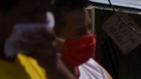 Buscan a sus muertos.