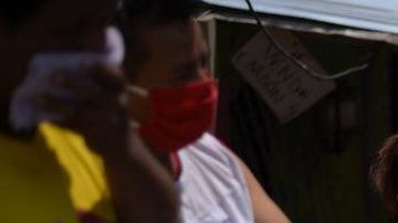 Buscan a sus muertos.