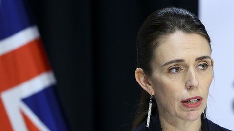 La primera ministra neozelandesa Jacinda Ardern dijo que el coronavirus ha sido "eliminado" por ahora en el país insular, pero recordó que se seguirán tomando medidas.