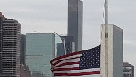 Luto en Nueva York: bandera a media asta