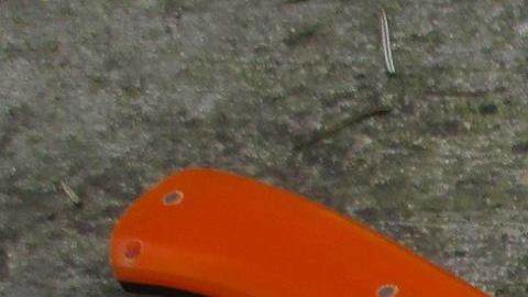 El sospechoso ataca a sus víctimas con un machete en dos barrios del noroeste de Chicago.