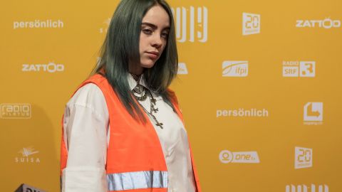 Billie Eilish adoptó un perro porque nadie más lo quiso.