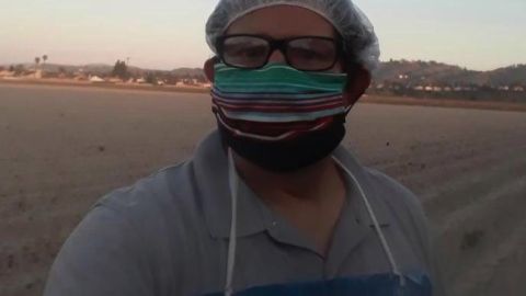 Guillermo García, un trabajador esencial de un empaque en Oxnard, California. (Foto Cortesía)