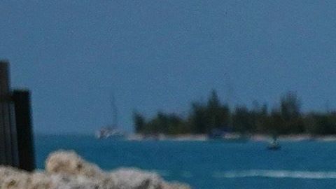 Acceso cerrado a una playa de Key West, en los Cayos de Florida, al sur del estado.