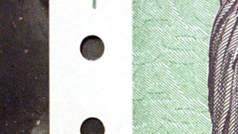 Los cheques comenzarán a llegar a mediados de mayo.