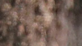 -FOTODELDÍA- AME3050. TEGUCIGALPA (HONDURAS), 16/04/2020.- Militares hondureños patrullan este jueves, un barrio marginal para brindar seguridad a la población este jueves, en Tegucigalpa (Honduras). EFE/ Gustavo Amador