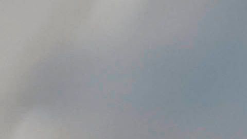 AME4460. TEGUCIGALPA (HONDURAS), 21/04/2020.- Miembros de la policía realizan un control en Villa Vieja este martes, en Tegucigalpa (Honduras). EFE/ Gustavo Amador