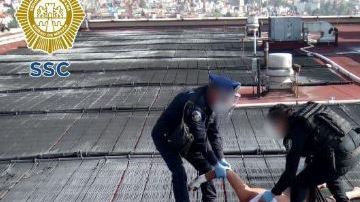 Policías de Ciudad de México evitaron que un hombre de 19 años se quitara la vida.
