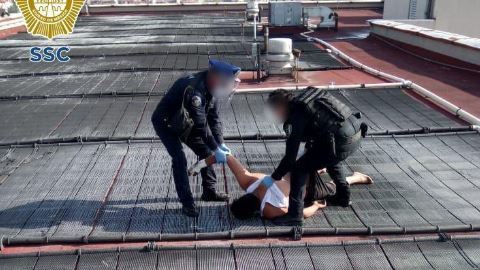 Policías de Ciudad de México evitaron que un hombre de 19 años se quitara la vida.
