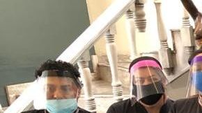 Surgen más apoyos a médicos mexicanos.