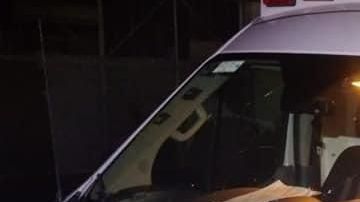 Una unidad médica trasladó a un paciente con COVID-19.
