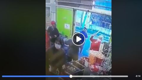 Las mujeres estaban furiosas y se liaron a golpes.