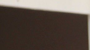 empleado de una funeraria mostrando los protocolos de seguridad sanitaria para tratar a pacientes que murieron por la pandemia del COVID-19