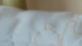 Revisa bien a tu bebé y cuida que todo esté en orden en su entorno, como su ropa, su temperatura o su pañal.