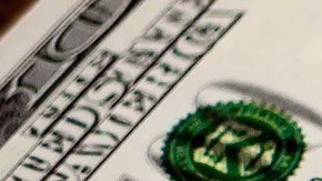 No te gastes este dinero equivocadamente.