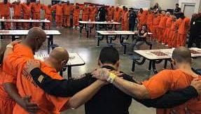 Momentos complicados en la Cárcel del Condado Harris.