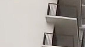 El niño se cayó desde un piso 16 y ahora la policía está investigando los hechos.