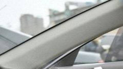 La firma de autos implementó "No Touch", un programa que permite a los clientes mantener a salvo aún estando en su vehículo.