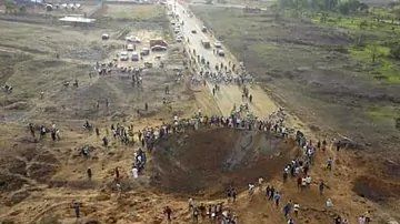 La fotografía del gran agujero es impactante.