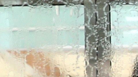 CDC analiza una política de uso de mascarillas entre la población.