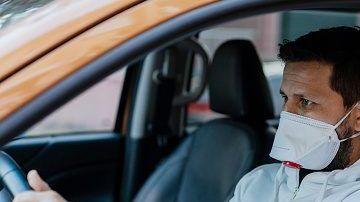 Recuerda que es indispensable el uso de mascarilla o cubrebocas para salir a la calle.